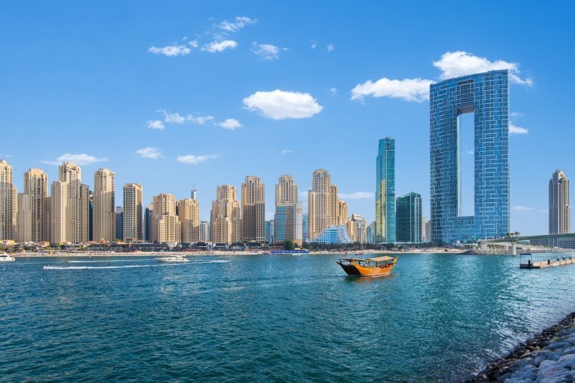 DUBAI la piscina più alta del Mondo e la visita del museo del futuro 