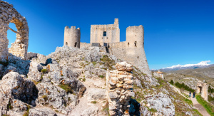1° giorno, Il cammino del silenzio e della pietra 