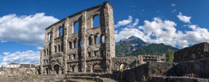 Pont Saint Martin, Castelli Di Bard e di Issogne